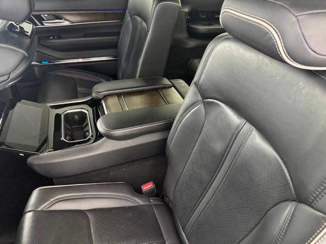 Used 2023 Jeep Grand Wagoneer Series II AWD/4WD image 26