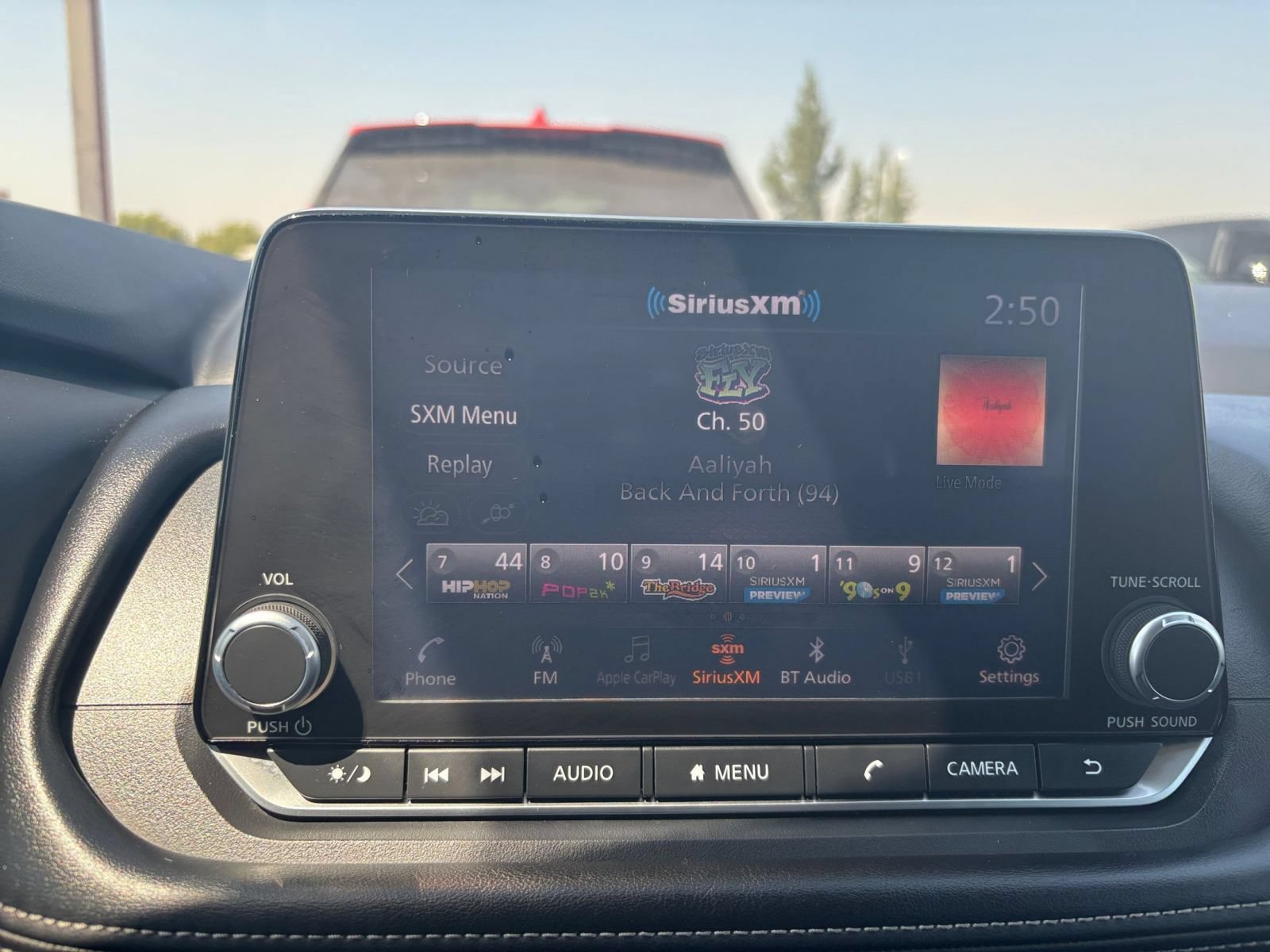 Used 2025 Nissan Rogue SV AWD/4WD image 19