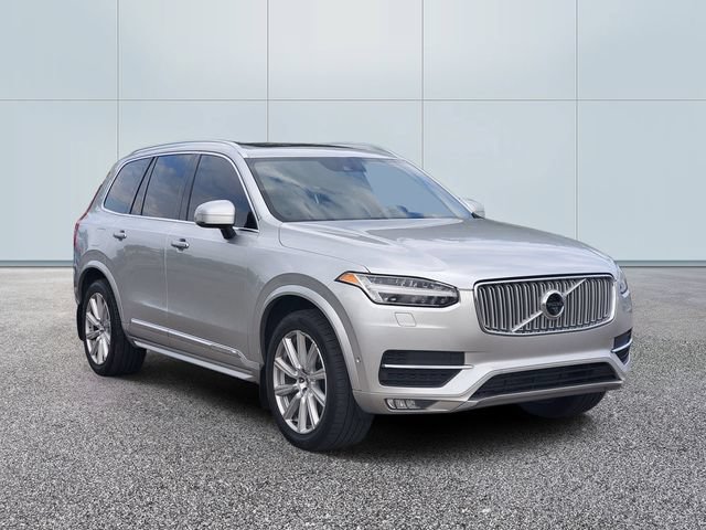 Used 2017 Volvo XC90 T6 Inscription w/ Vision Package AWD/4WD image 3