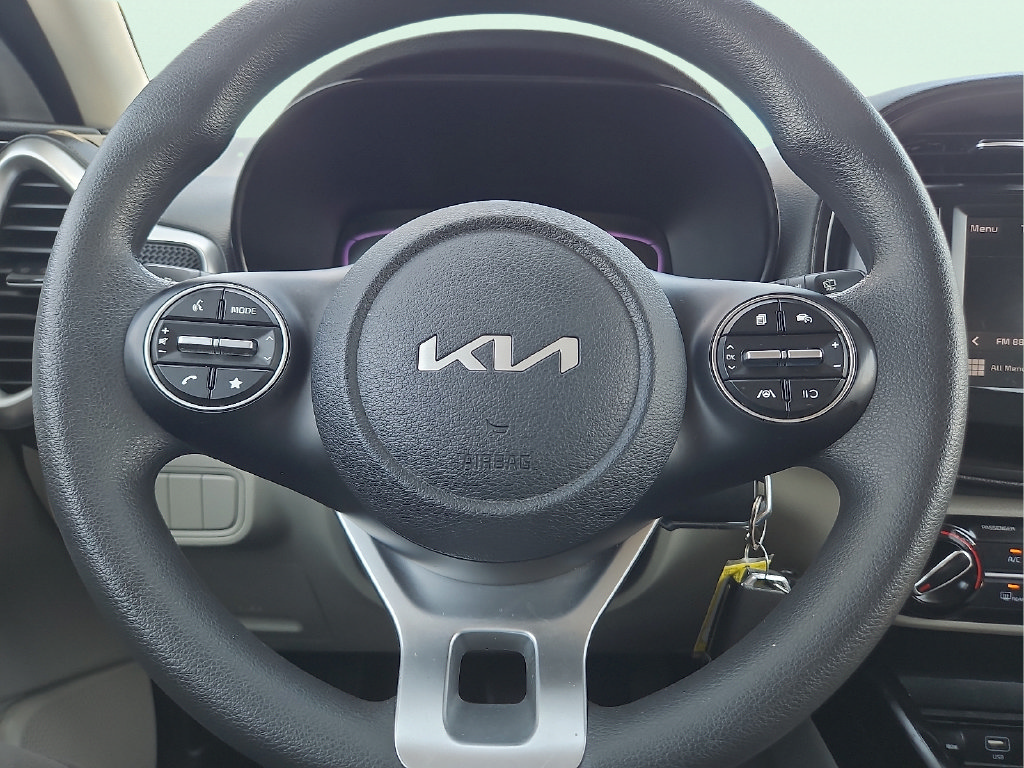 Used 2023 Kia Soul LX FWD image 23