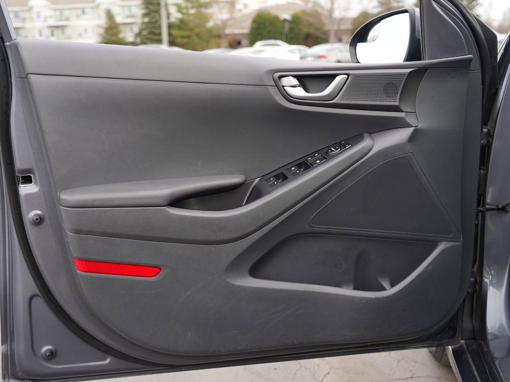 Used 2018 Hyundai Ioniq Blue FWD image 14