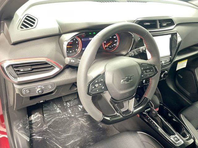 Used 2023 Chevrolet TrailBlazer RS w/ Sun and Liftgate Package FWD image 14