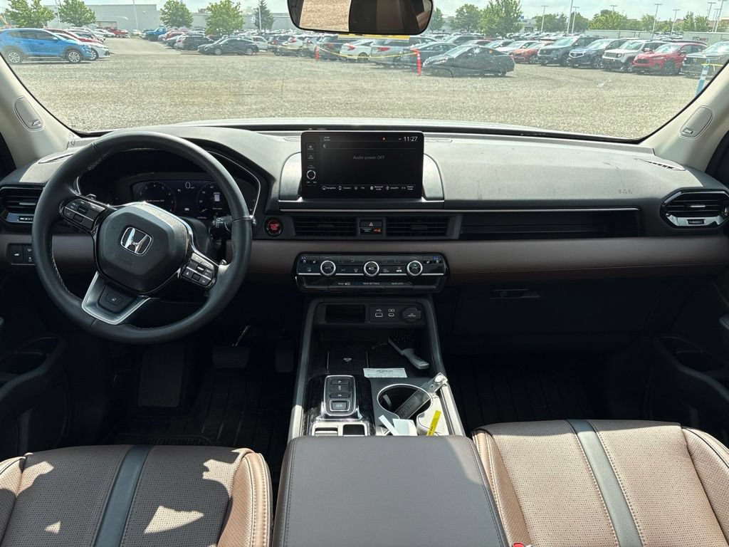 Used 2025 Honda Pilot Elite image 22