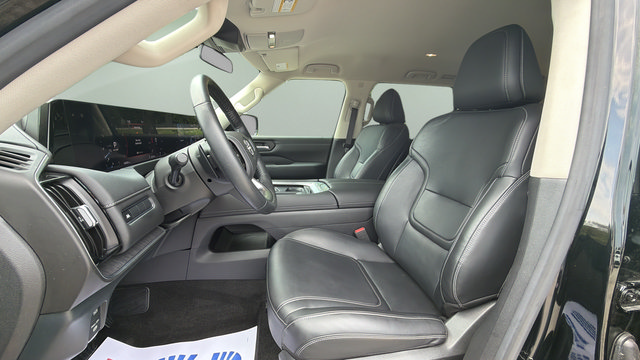 Used 2025 Nissan Armada SV AWD/4WD image 10