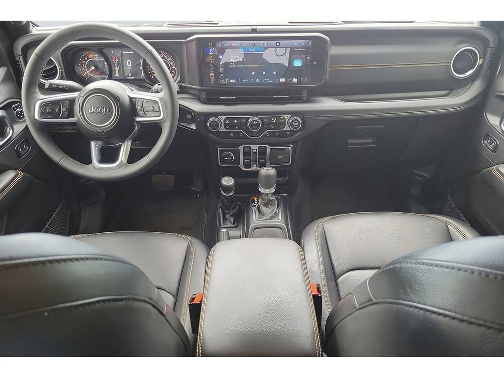 Used 2025 Jeep Wrangler Unlimited Sahara AWD/4WD image 11
