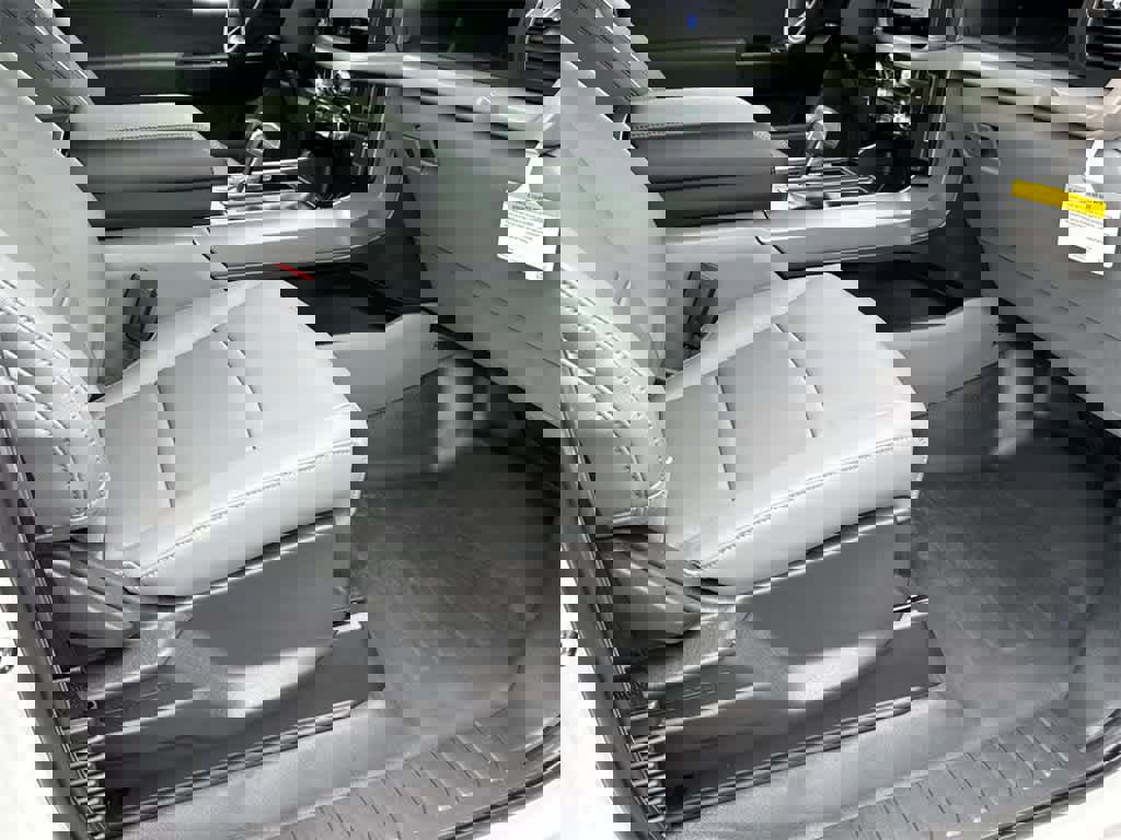 New 2023 Ford F150 Lightning Pro image 13