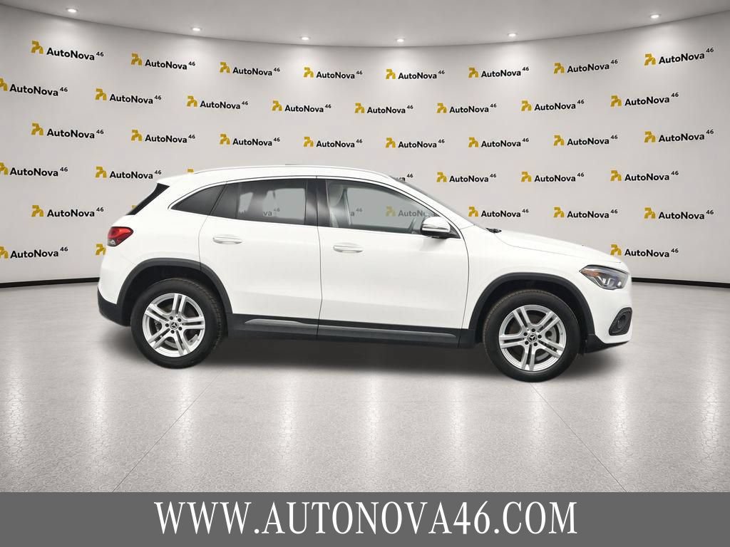 Used 2022 Mercedes-Benz GLA 250 4MATIC w/ Premium Package Lite image 10
