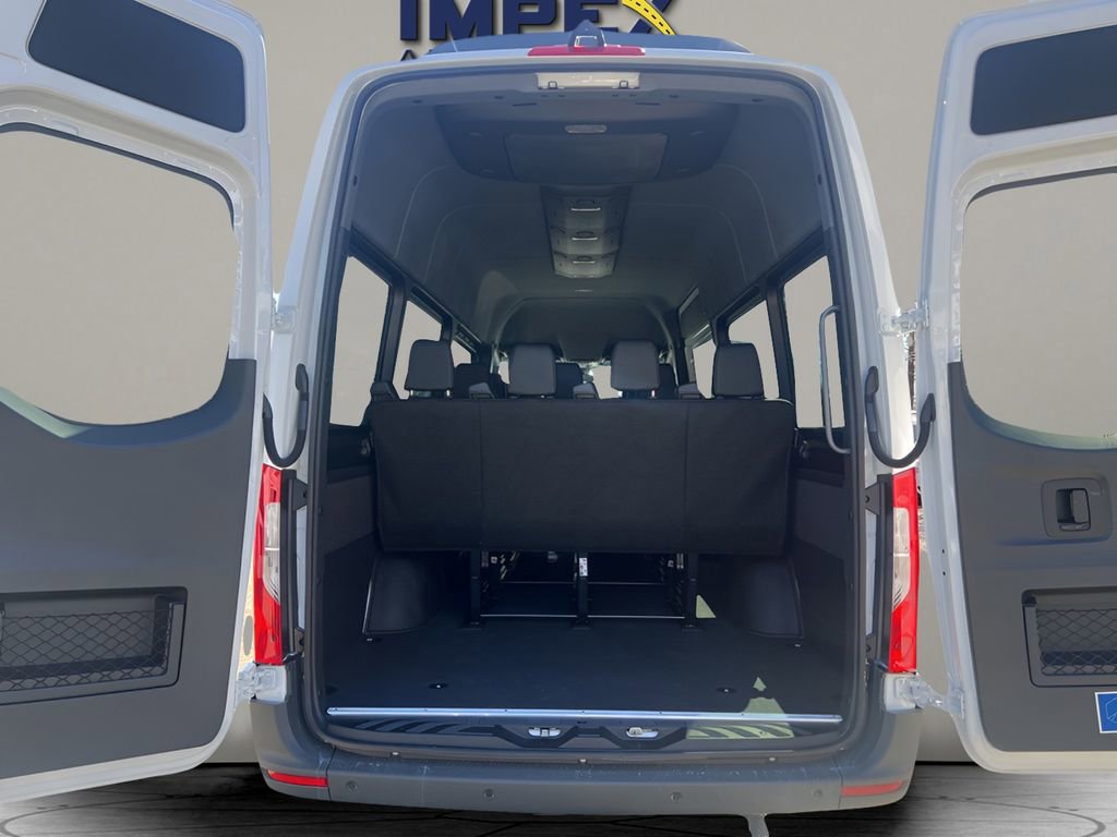Used 2025 Mercedes-Benz Sprinter 2500 image 8