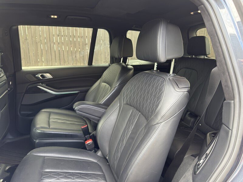 Used 2021 BMW X7 xDrive40i w/ M Sport Package AWD/4WD image 24