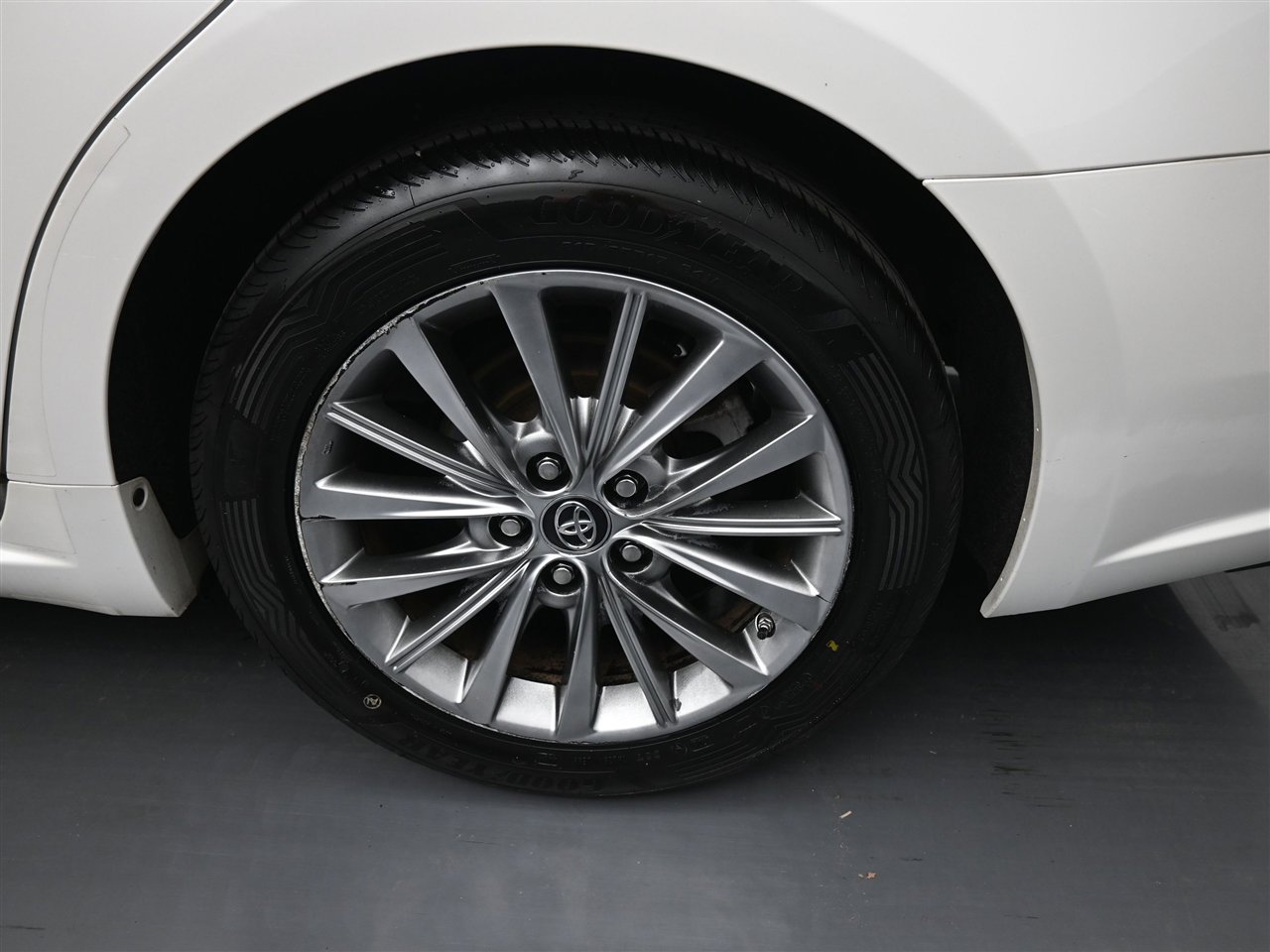 Used 2016 Toyota Avalon Limited image 20