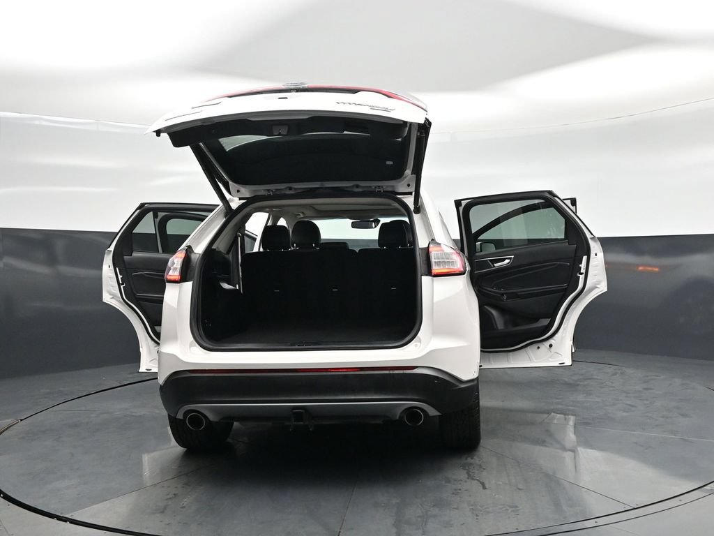 Used 2018 Ford Edge Titanium w/ Equipment Group 302A AWD/4WD image 33