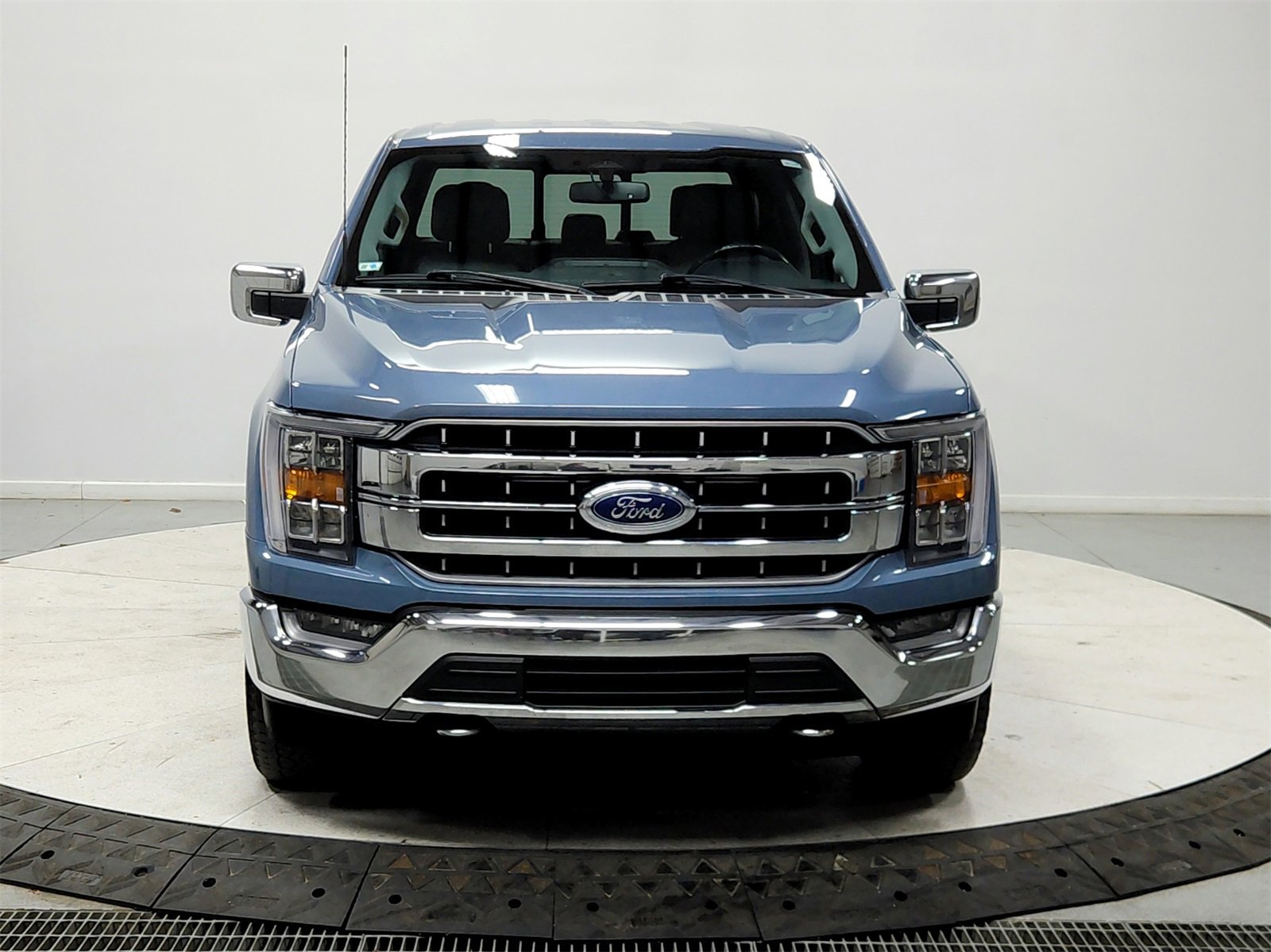 Used 2023 Ford F150 Lariat image 2