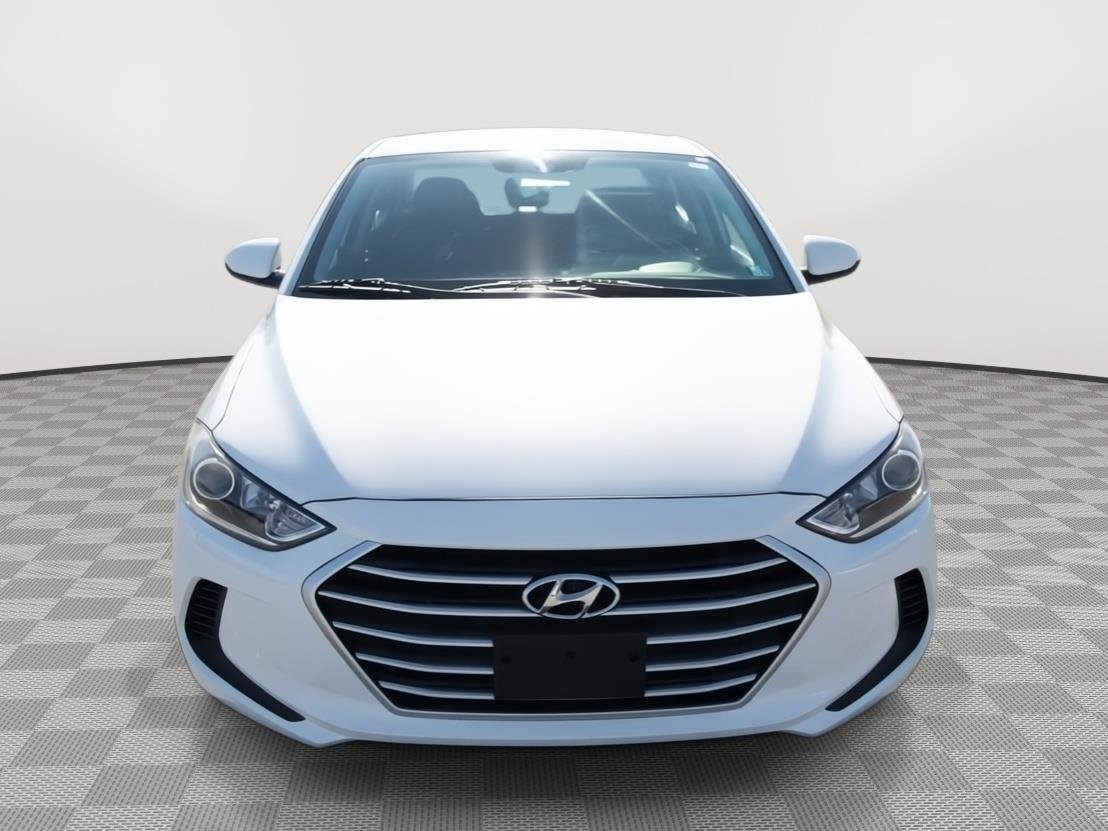 Used 2018 Hyundai Elantra SE image 2