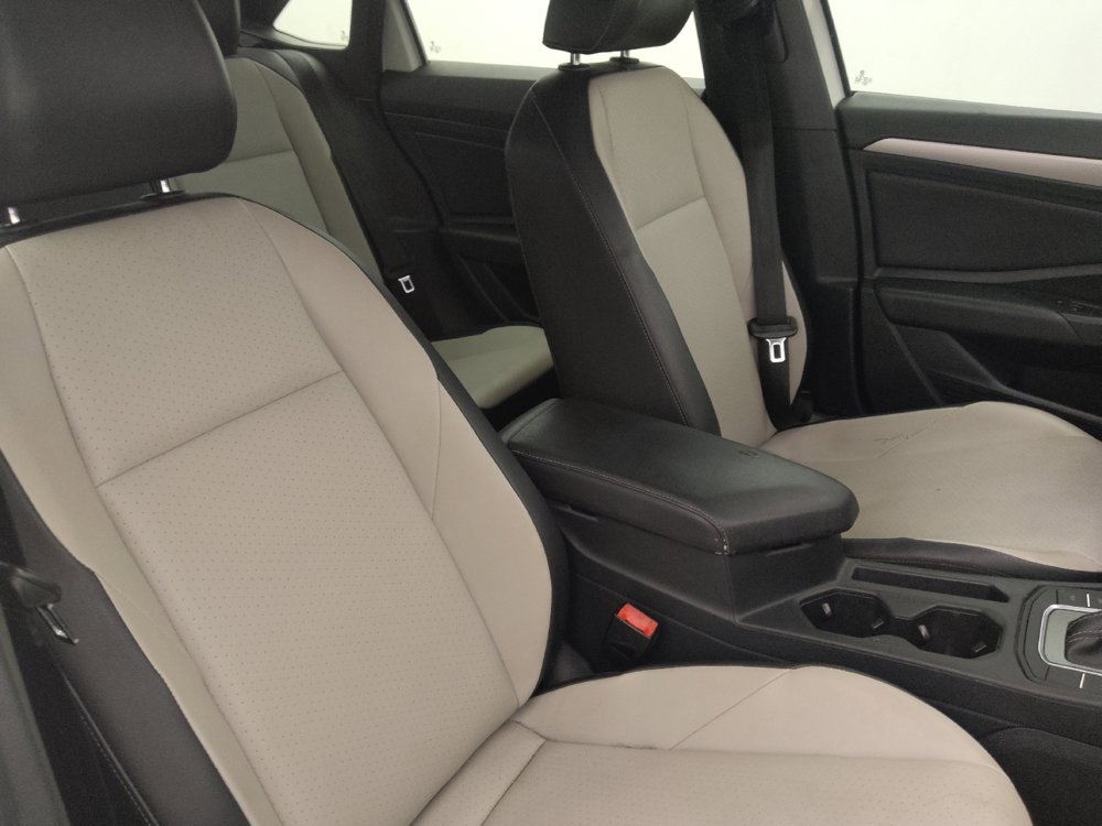 Used 2019 Volkswagen Jetta R-Line w/ R-Line Cold Weather Package FWD image 21