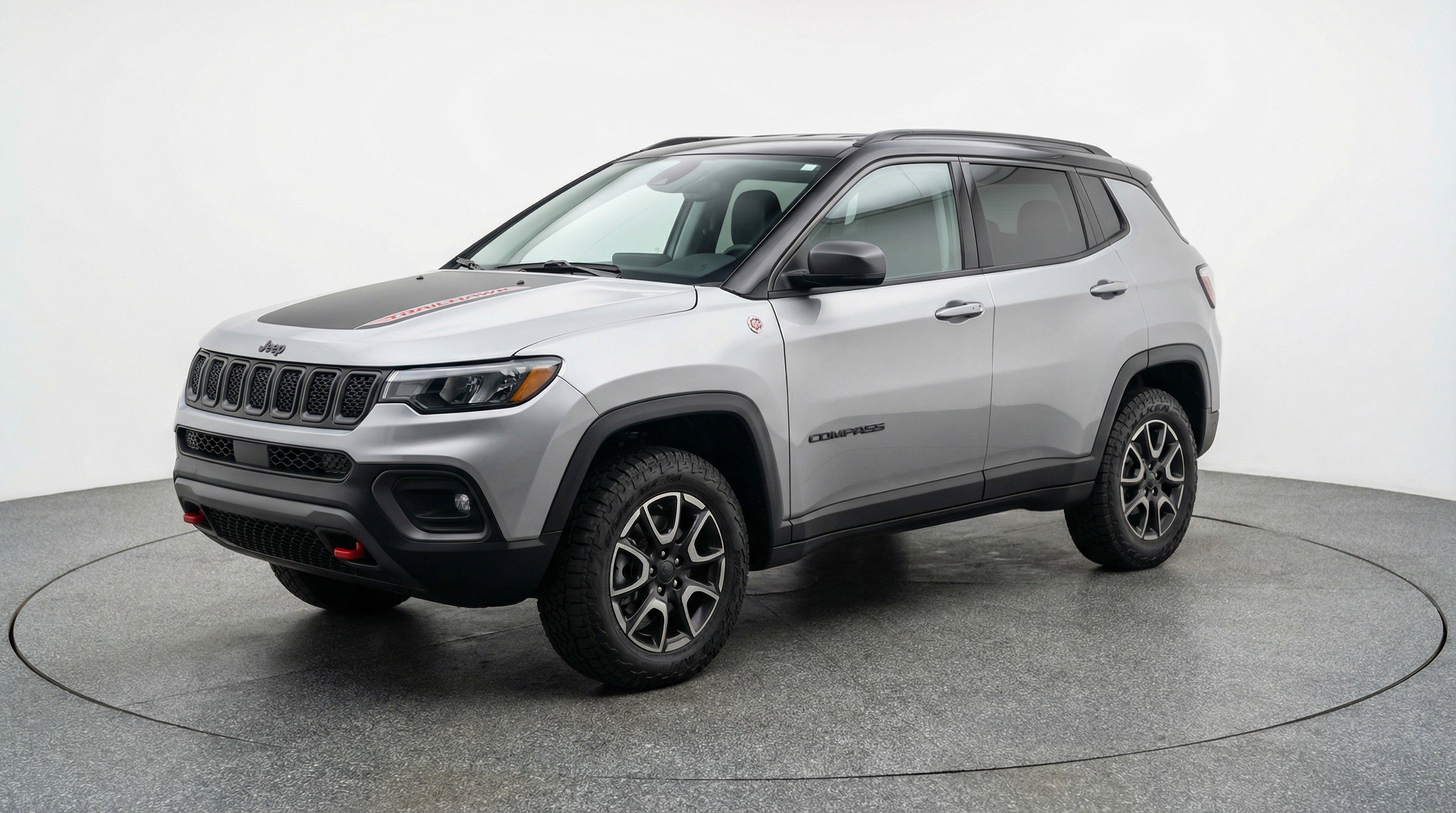 Used 2025 Jeep Compass Trailhawk image 3