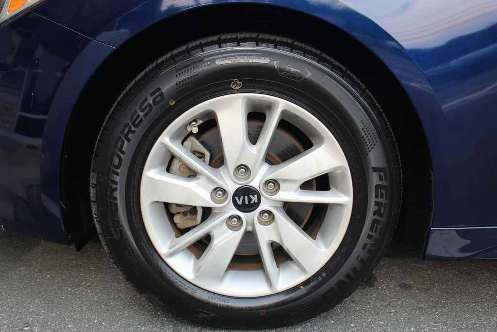 Used 2017 Kia Optima LX FWD image 30