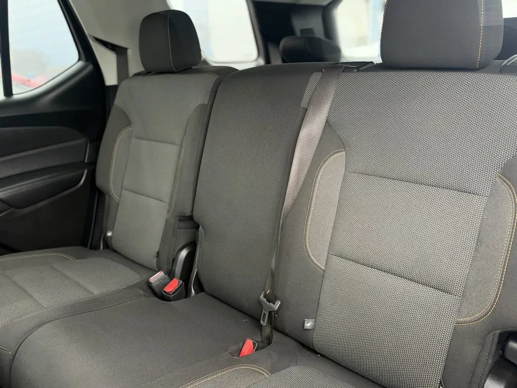 Used 2021 Chevrolet Traverse LS FWD image 18