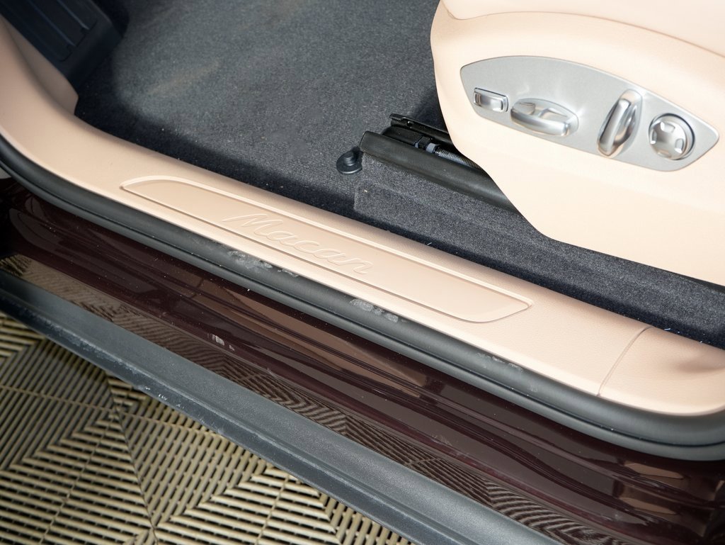 New 2026 Porsche Macan image 18