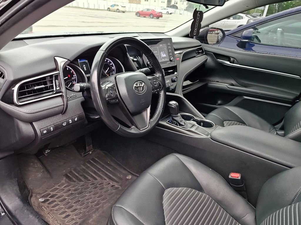 Used 2023 Toyota Camry SE w/ Cold Weather Package FWD image 7
