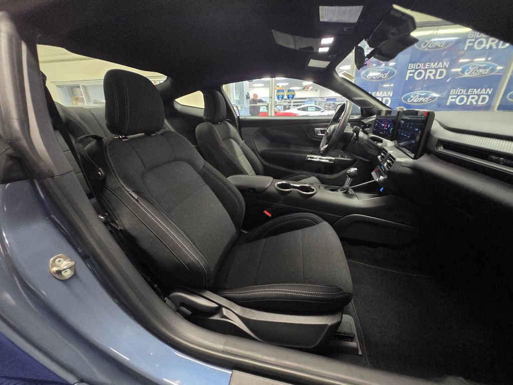 Used 2025 Ford Mustang EcoBoost image 23