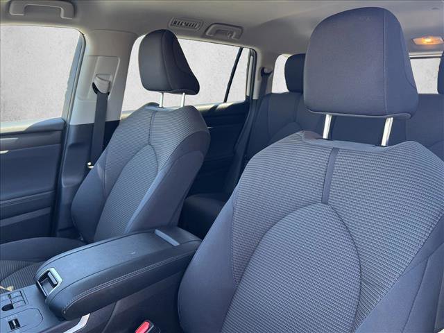 Certified 2025 Toyota Highlander LE image 16