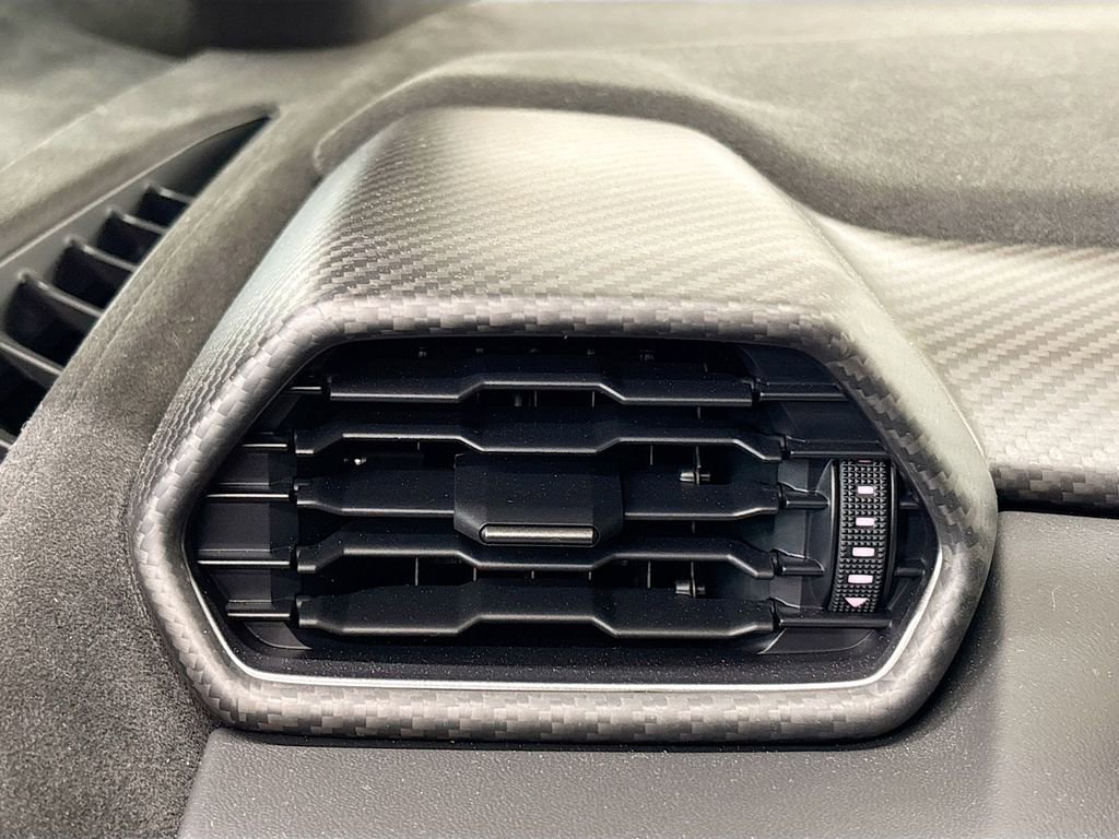 Used 2025 Lamborghini Revuelto image 27