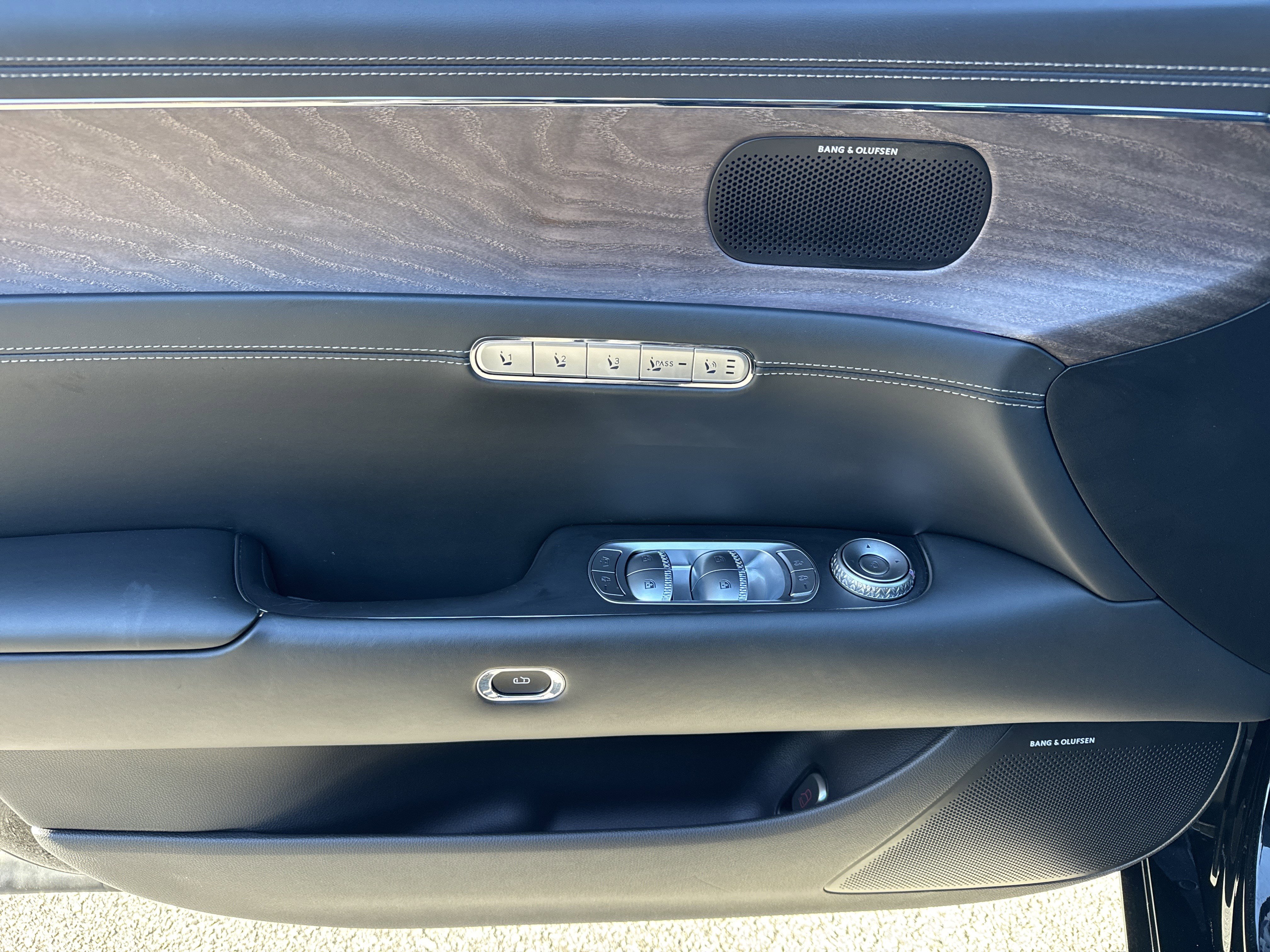 Used 2023 Genesis G90 3.5T image 14