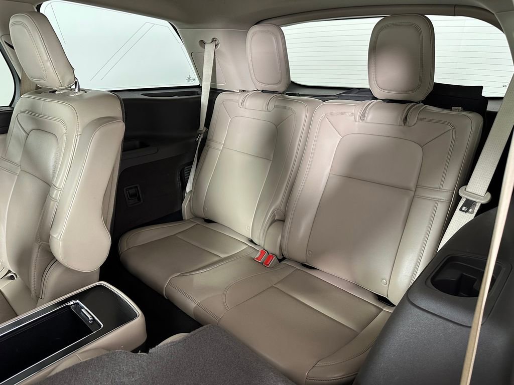 Used 2020 Lincoln Aviator Reserve w/ Equipment Group 202A image 19