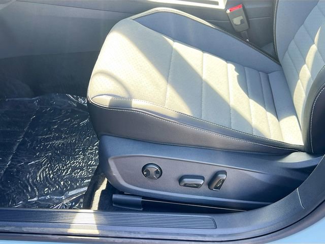 New 2025 Volkswagen Jetta SE image 18