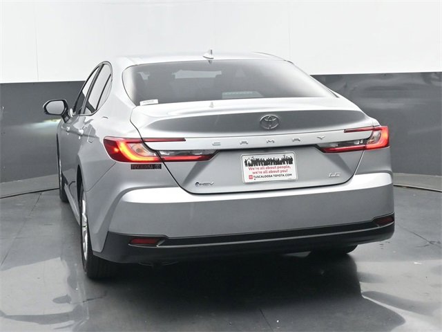 Used 2025 Toyota Camry LE image 16