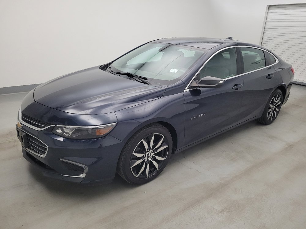 Used 2018 Chevrolet Malibu LT w/ Leather Package FWD image 2