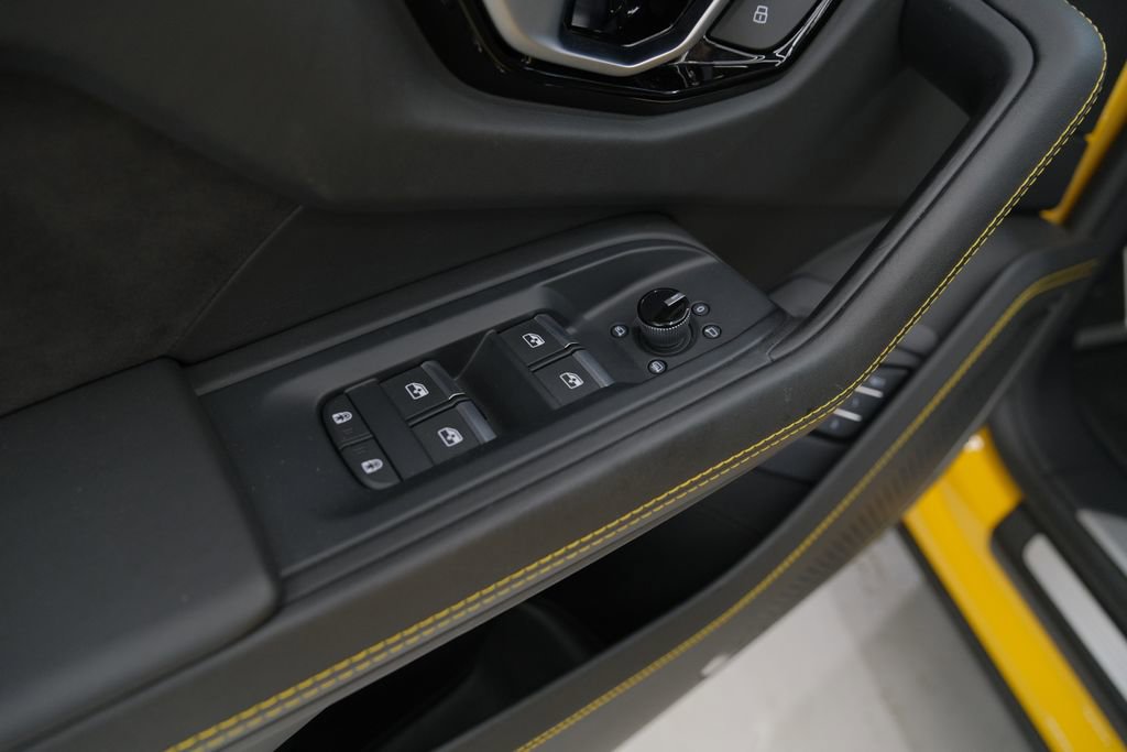 Used 2022 Lamborghini Urus image 60