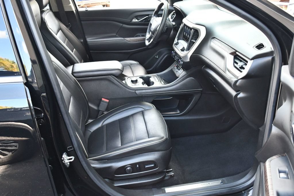 Used 2021 GMC Acadia Denali w/ Denali Technology Package FWD image 46
