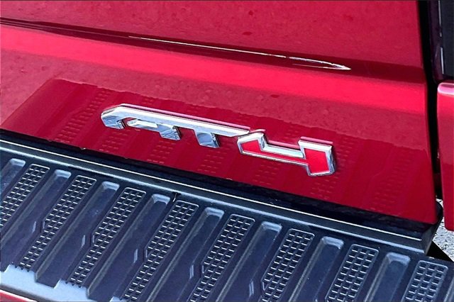 Used 2025 GMC Sierra 1500 AT4 w/ AT4 Premium Package image 25