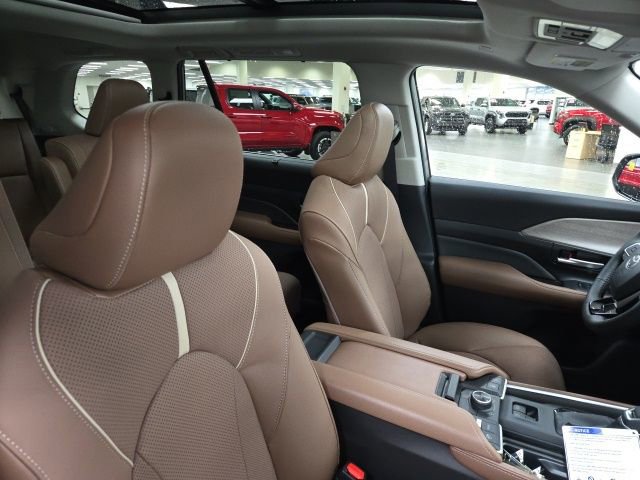 New 2026 Toyota Grand Highlander Platinum image 10