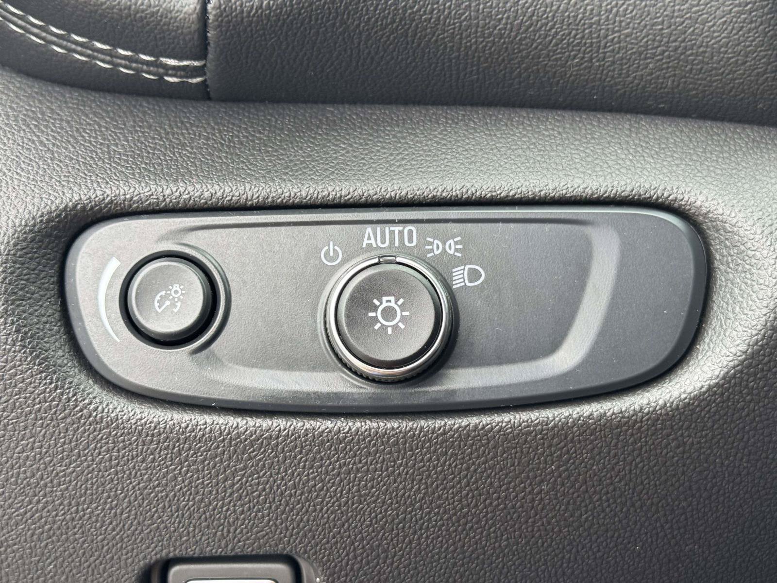 Used 2024 Chevrolet Blazer LT w/ Convenience Package FWD image 10