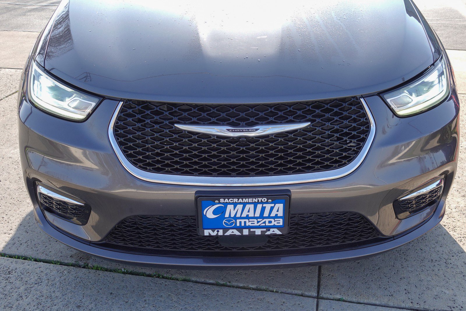 Used 2023 Chrysler Pacifica Limited image 2