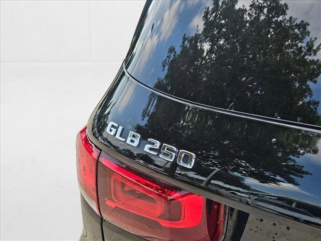 Used 2022 Mercedes-Benz GLB 250 GLB 250 image 12