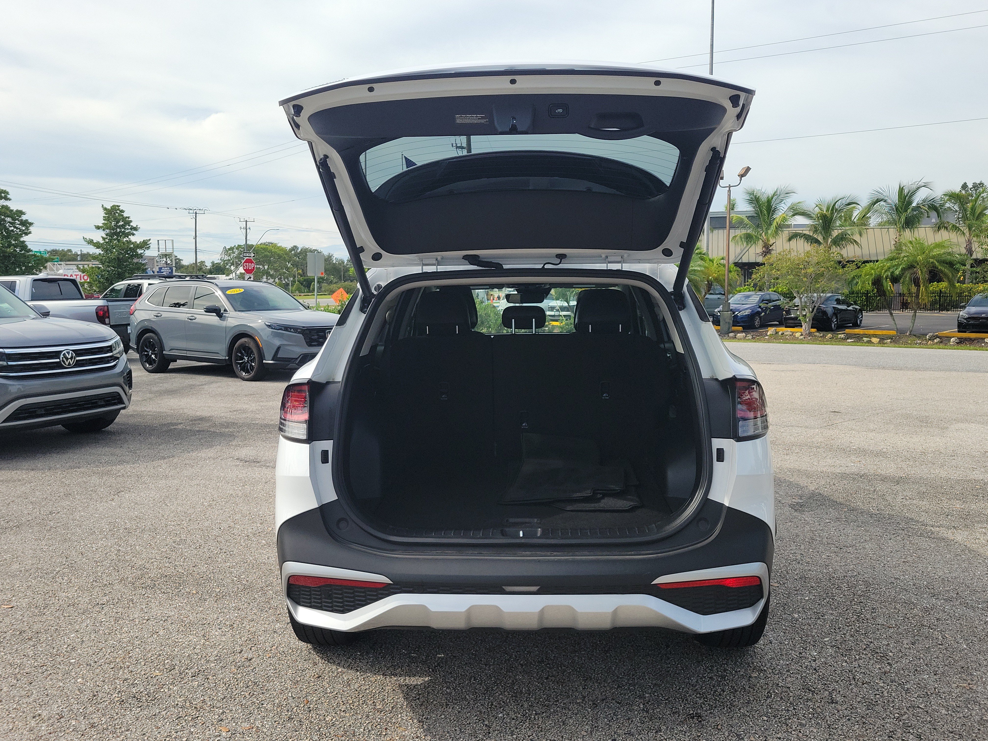 Used 2025 Kia Sportage EX w/ Premium Package FWD image 8