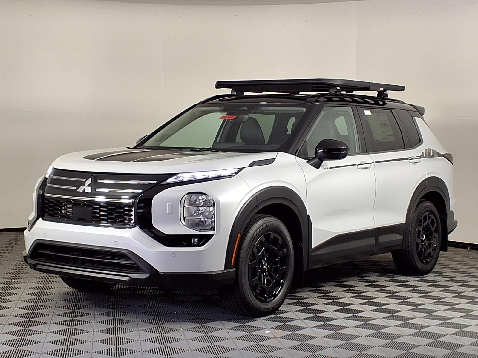 New 2026 Mitsubishi Outlander AWD image 3