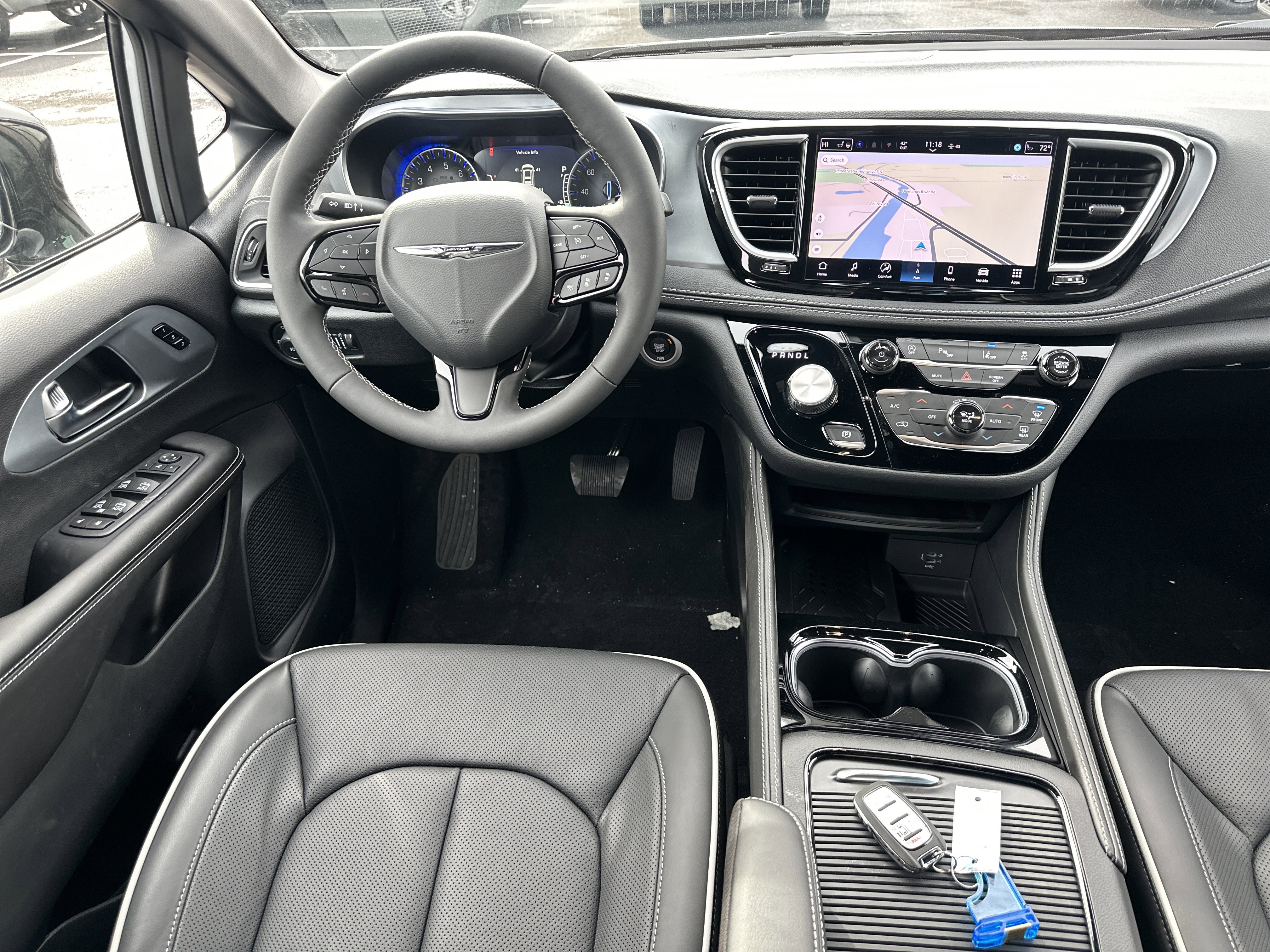 New 2026 Chrysler Pacifica Limited w/ S Appearance Package FWD image 32