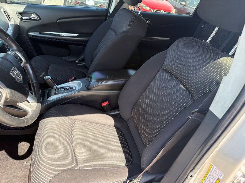 Used 2013 Dodge Journey SXT w/ Flexible Seating Group FWD image 9