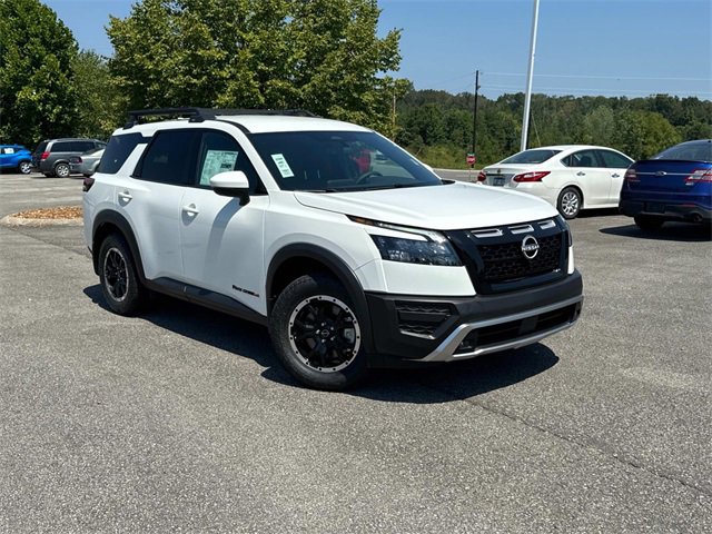 New 2025 Nissan Pathfinder Rock Creek image 2