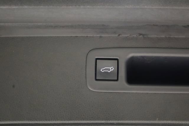 Used 2021 Toyota Highlander XLE image 38