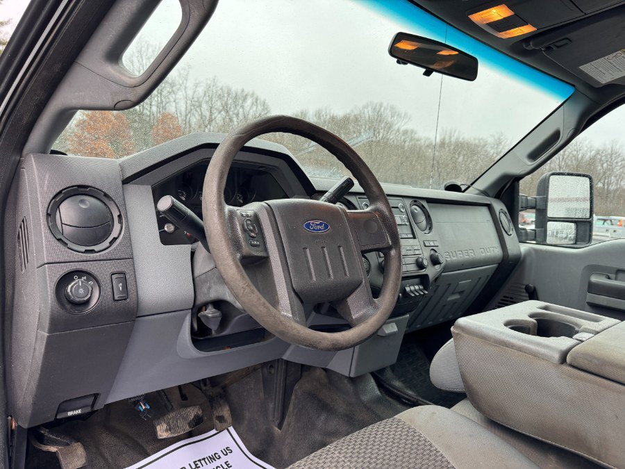 Used 2013 Ford F250 XL w/ Camper Pkg image 14