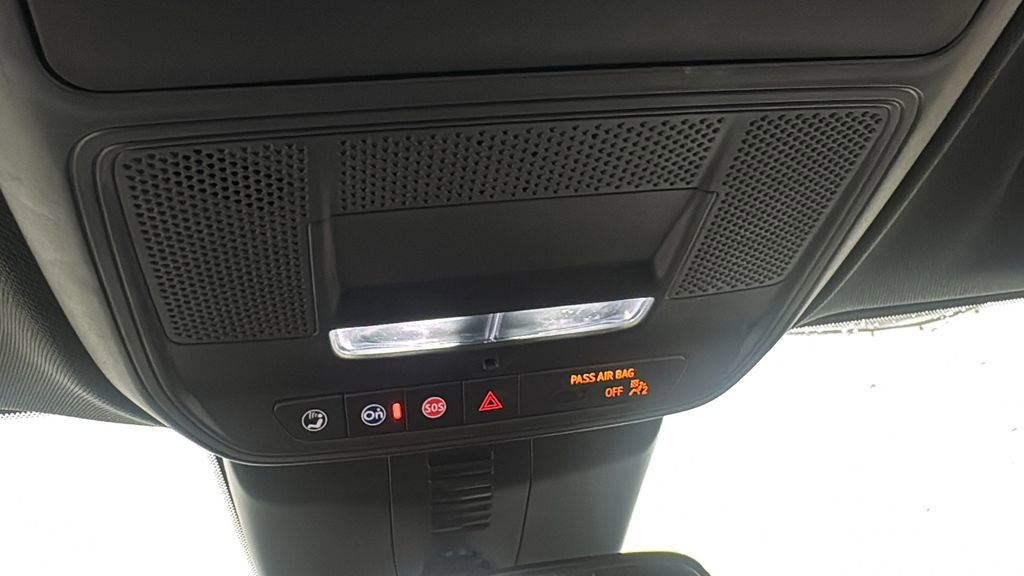 Used 2024 Chevrolet Traverse LT image 33