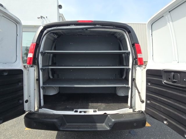 Used 2021 Chevrolet Express 2500 image 2