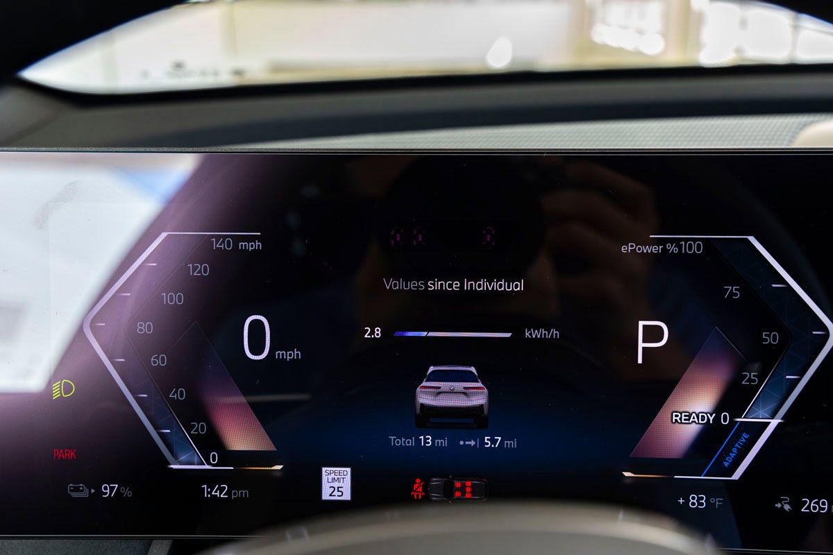 New 2026 BMW iX xDrive45 w/ M Sport Package image 10