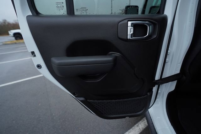 New 2026 Jeep Wrangler Unlimited Rubicon image 13