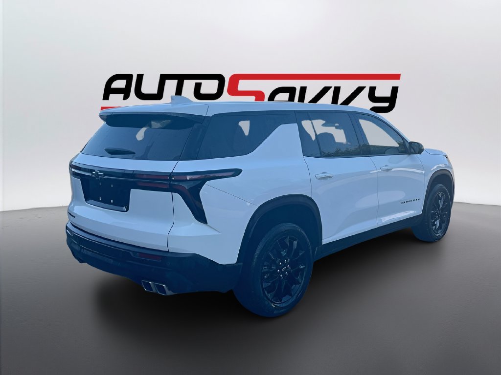 Used 2024 Chevrolet Traverse LS w/ Midnight/Sport Edition FWD image 7